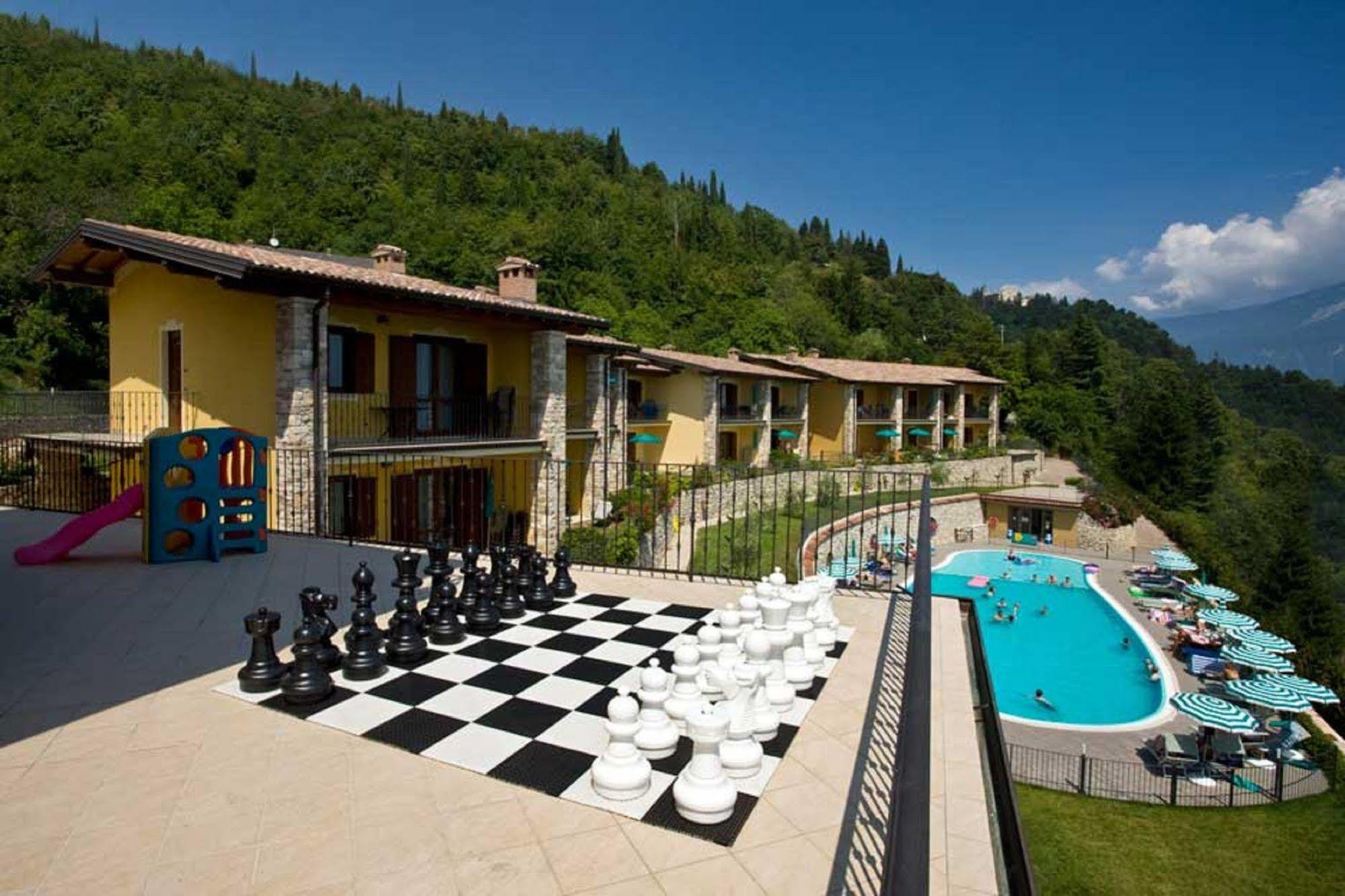 Besass, Gtsgroup 5*
